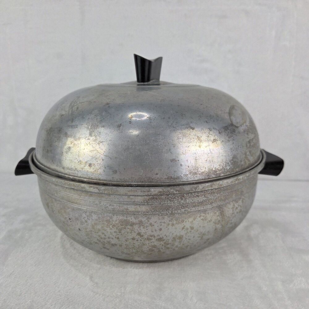 Vintage West Bend Bun Warmer Serving Oven MCM Aluminum Bread Warmer - Picture 3 of 14